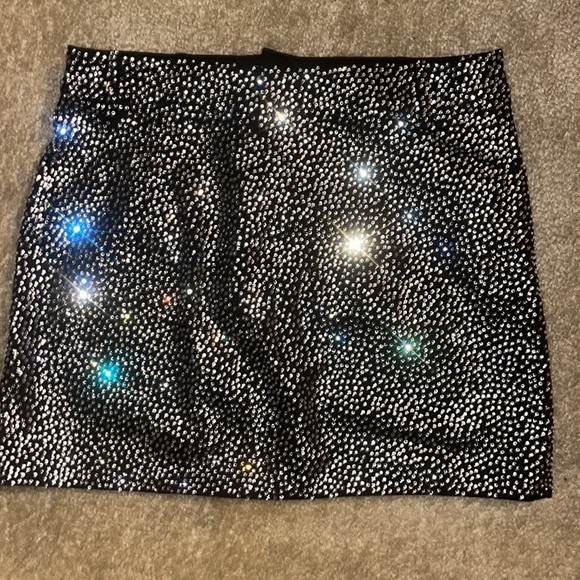 GSUWOO RHINESTONE SKIRT - Picture 2 of 5